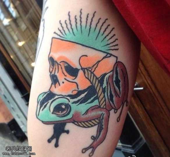 手臂school蛙纹身图案