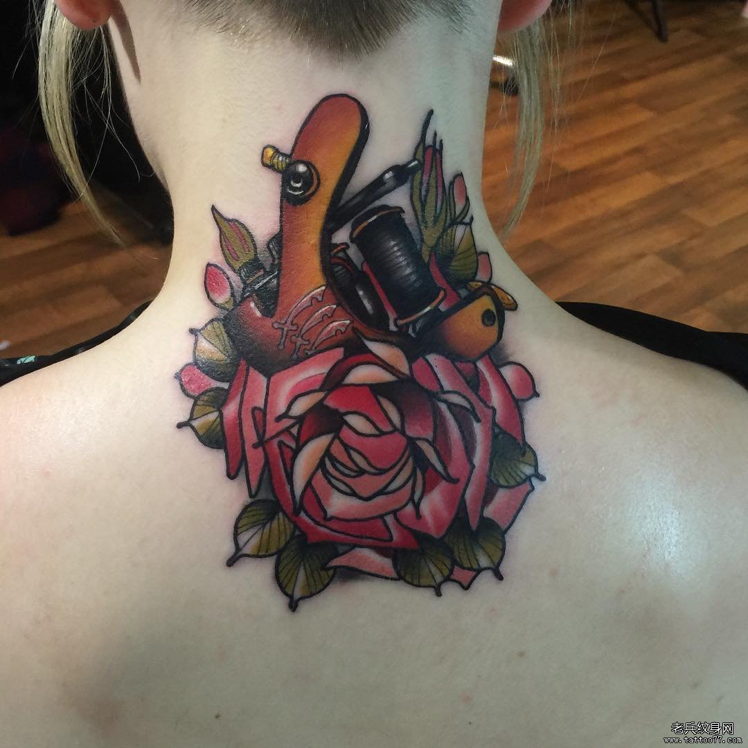 颈部school纹身机玫瑰纹身图案