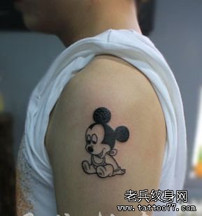 手臂卡通小米老鼠纹身图案_武汉纹身店之家:老