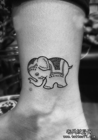 纹身 图案/女生腿部可爱的图腾大象纹身图案...