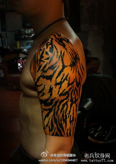男人手臂超帅的豹纹纹身图案