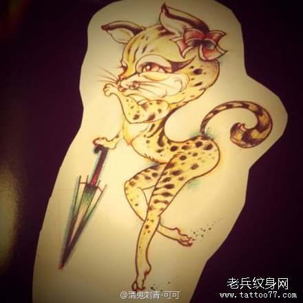 一款潮流时尚的小豹子纹身图案