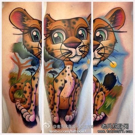 腿部潮流经典的一款欧美风格的小豹子纹身图案