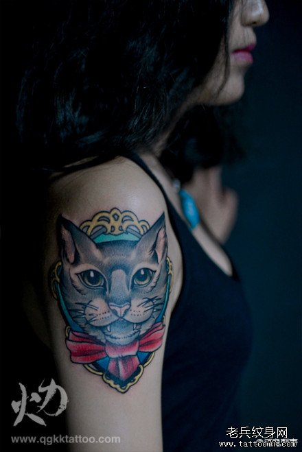 女生手臂潮流唯美的猫咪纹身图案_武汉纹身店