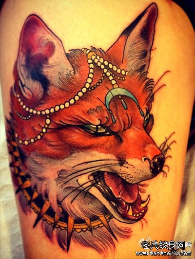 腿部经典潮流的一款狐狸纹身图案