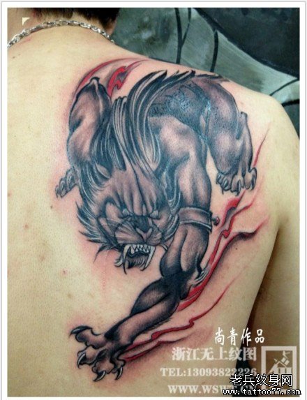 男生后背很酷霸气的野兽纹身图案