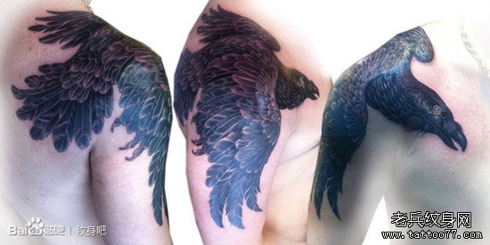 一款潮流很酷的过肩乌鸦纹身图案