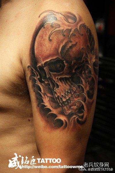 男人手臂一款经典比较酷的骷髅纹身图案_武汉