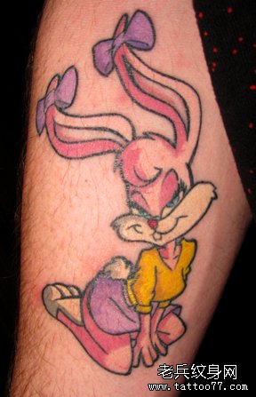 腿部潮流经典的卡通兔子纹身图案