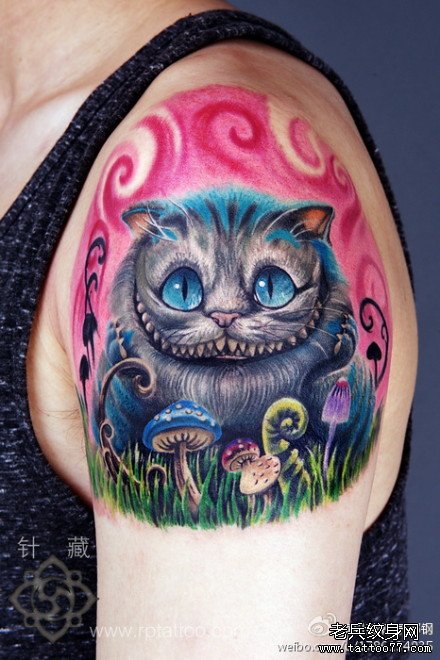 手臂时尚很酷的的一款猫咪纹身图案