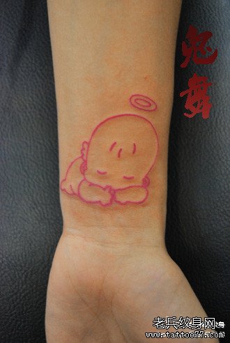 手腕可爱小巧的小天使纹身图案