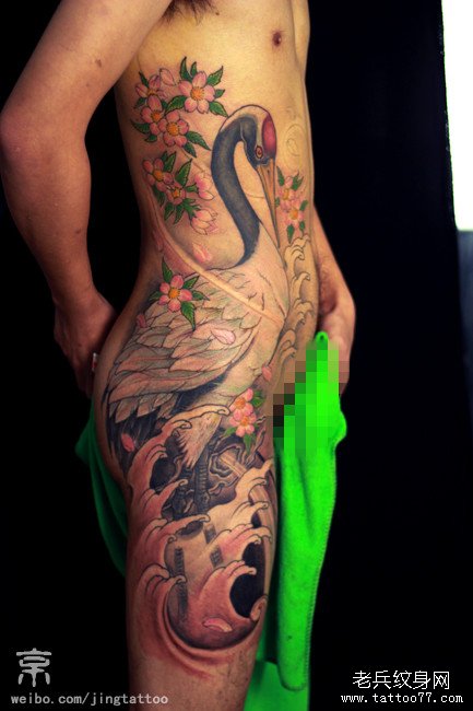 潮流经典的一款丹顶鹤纹身图案