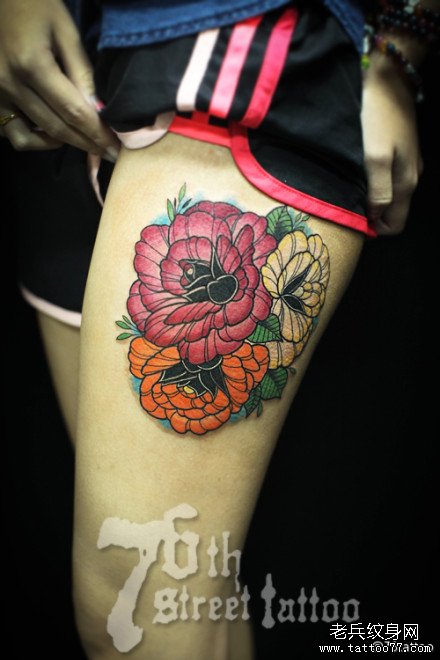 美女腿部精美时尚的玫瑰花纹身图案_武汉纹身