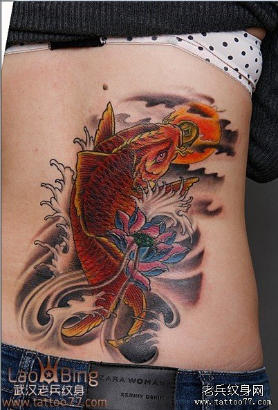 兵哥传统红鲤鱼纹身作品:承载者来自荆门纹身
