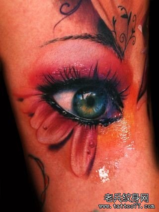这令人惊叹的彩色眼睛纹身图片