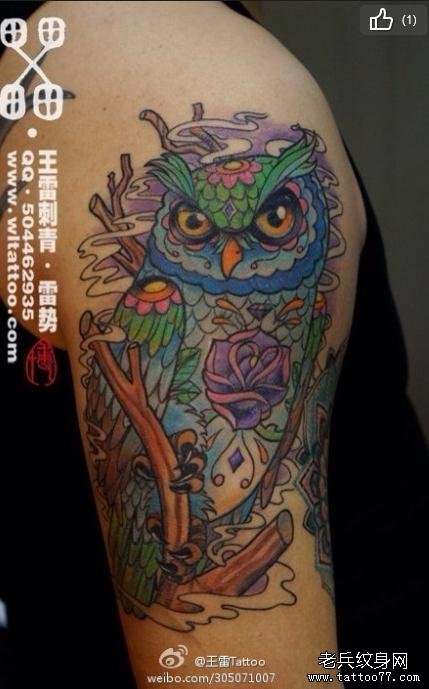 一款漂亮的猫头鹰纹身图案