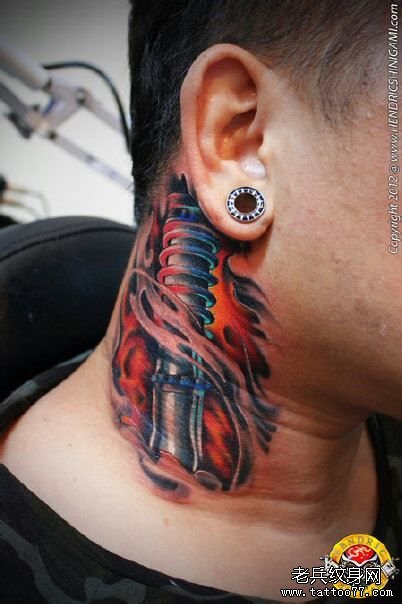 分享一款脖子上的机械纹身图案