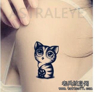 一款卡通猫咪纹身图案由武汉纹身网推荐