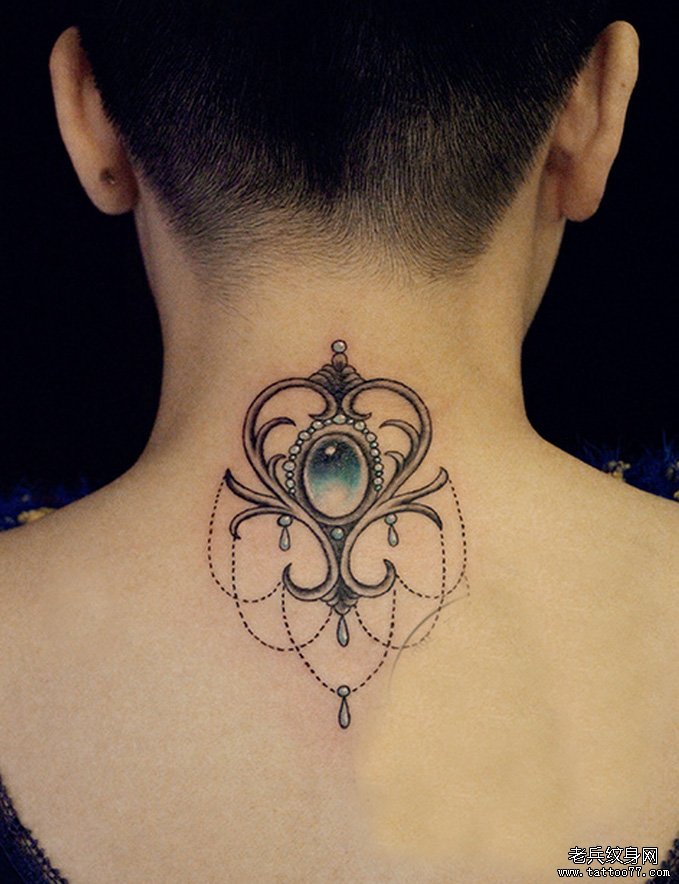 一款女性脖子钻石纹身图案由武汉纹身图案推荐