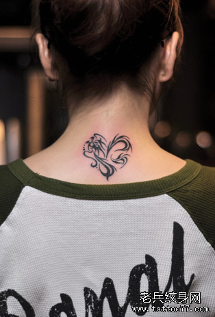 颈部爱心图腾龙纹身图案由武汉纹身推荐