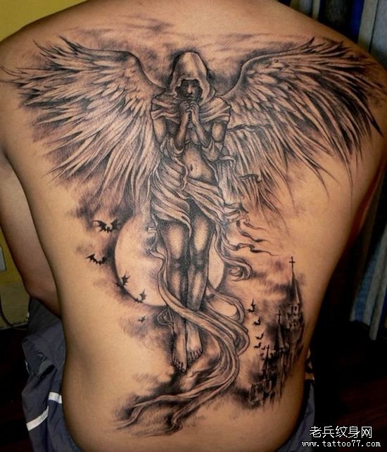 武汉最好的纹身店推荐一款满背天使翅膀纹身图案