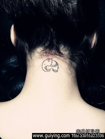 女性脖子纹身图案由武汉纹身网推荐_武汉纹身