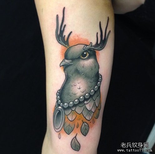 一款彩色手臂纹身图案由武汉纹身店推荐
