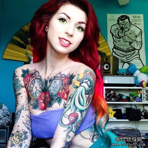 女人胸口个性纹身图案由武汉最好的刺青店推荐