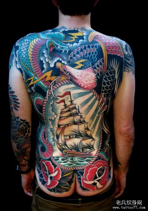 一款满背彩色帆船纹身图案