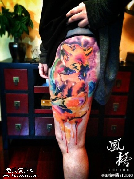 女性腿部狐狸纹身图案由武汉纹身店提供_武汉