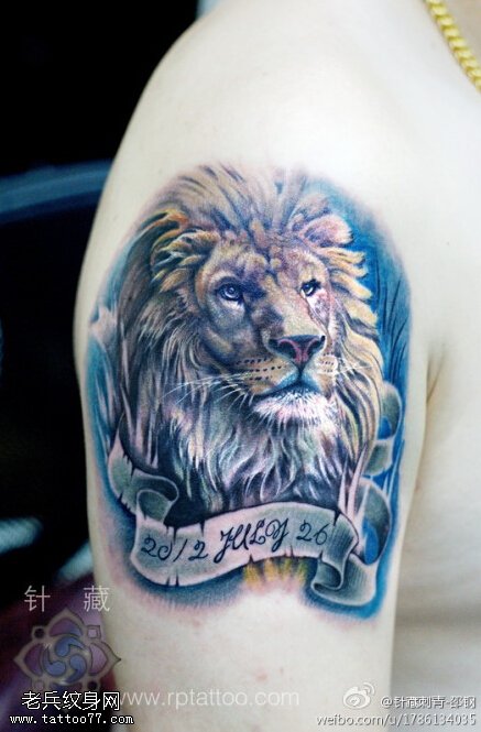 手臂彩色霸气狮子纹身图案