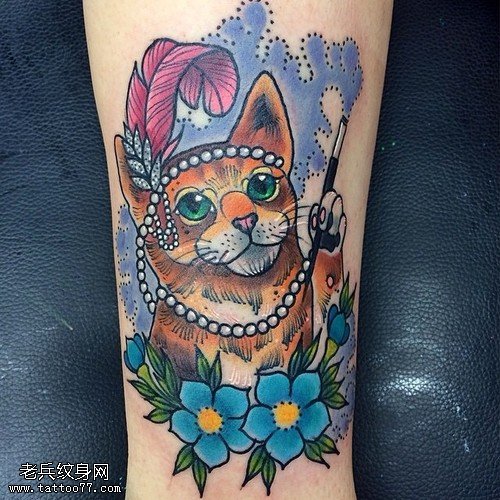 腿部彩色猫咪纹身图案