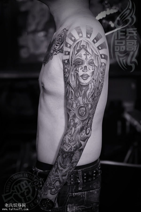2014年度兵哥欧美黑白花臂纹身作品图片欣赏