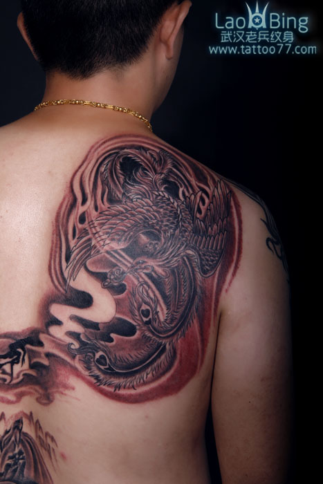 柔美又威严的中国传统凤凰纹身图案的象征寓意