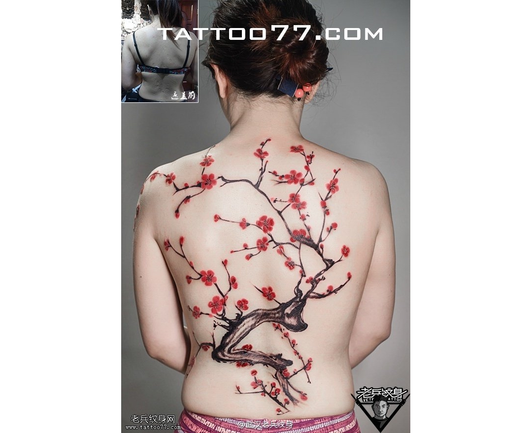 满背梅花纹身图案作品由武汉女纹身师打造