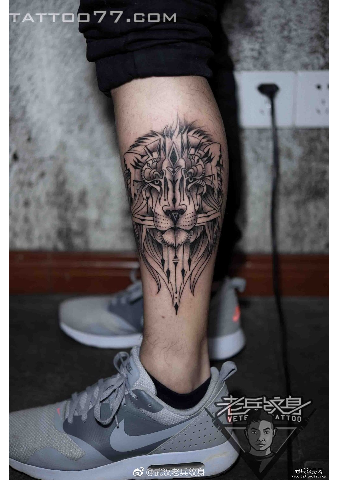 武汉纹身店打造的小腿狮子纹身图案作品