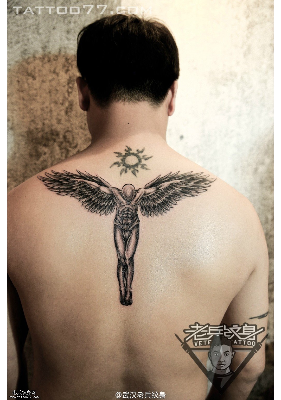背部天使翅膀纹身图案作品