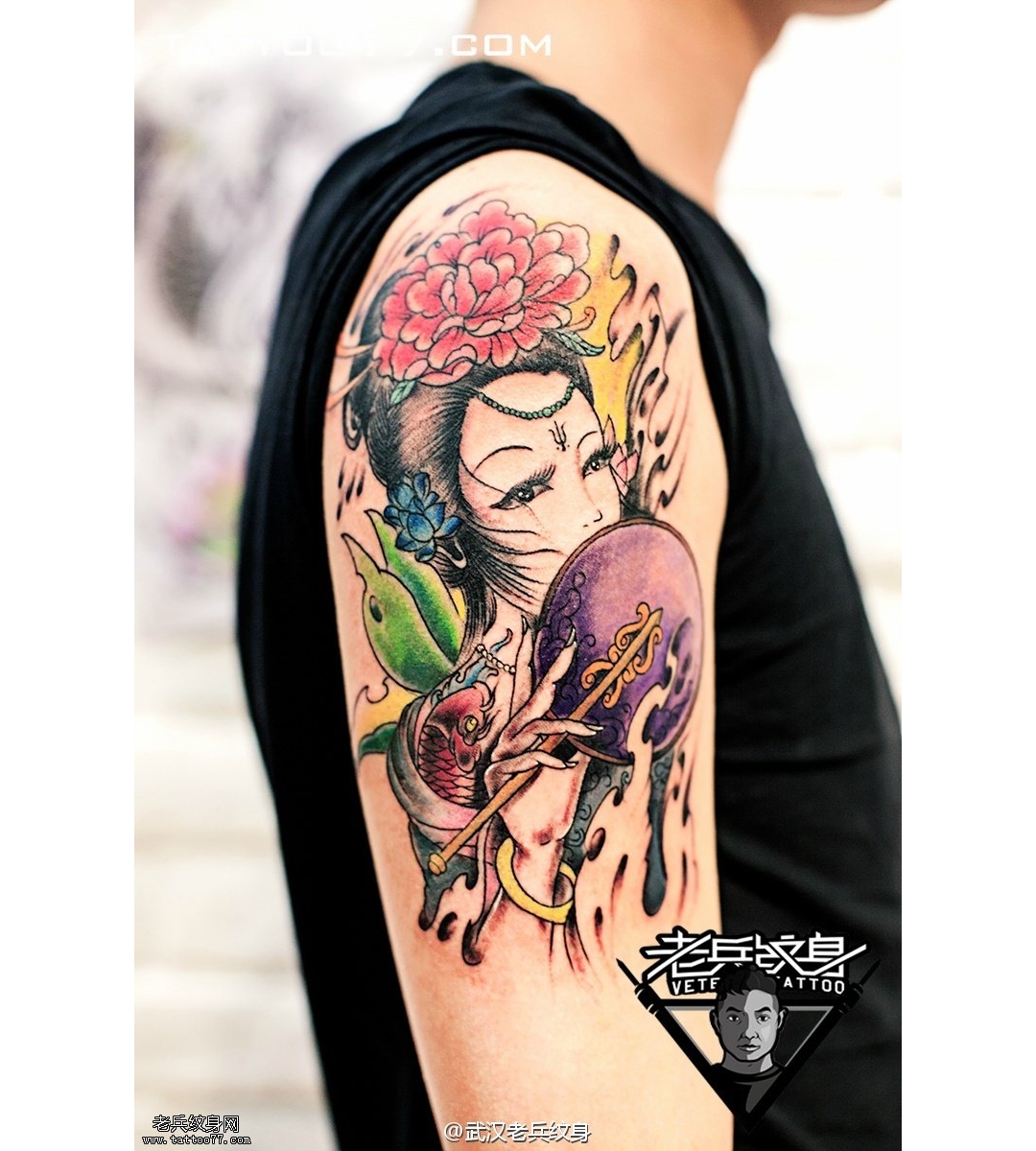 武汉女纹身师打造的大臂艺妓纹身图案作品