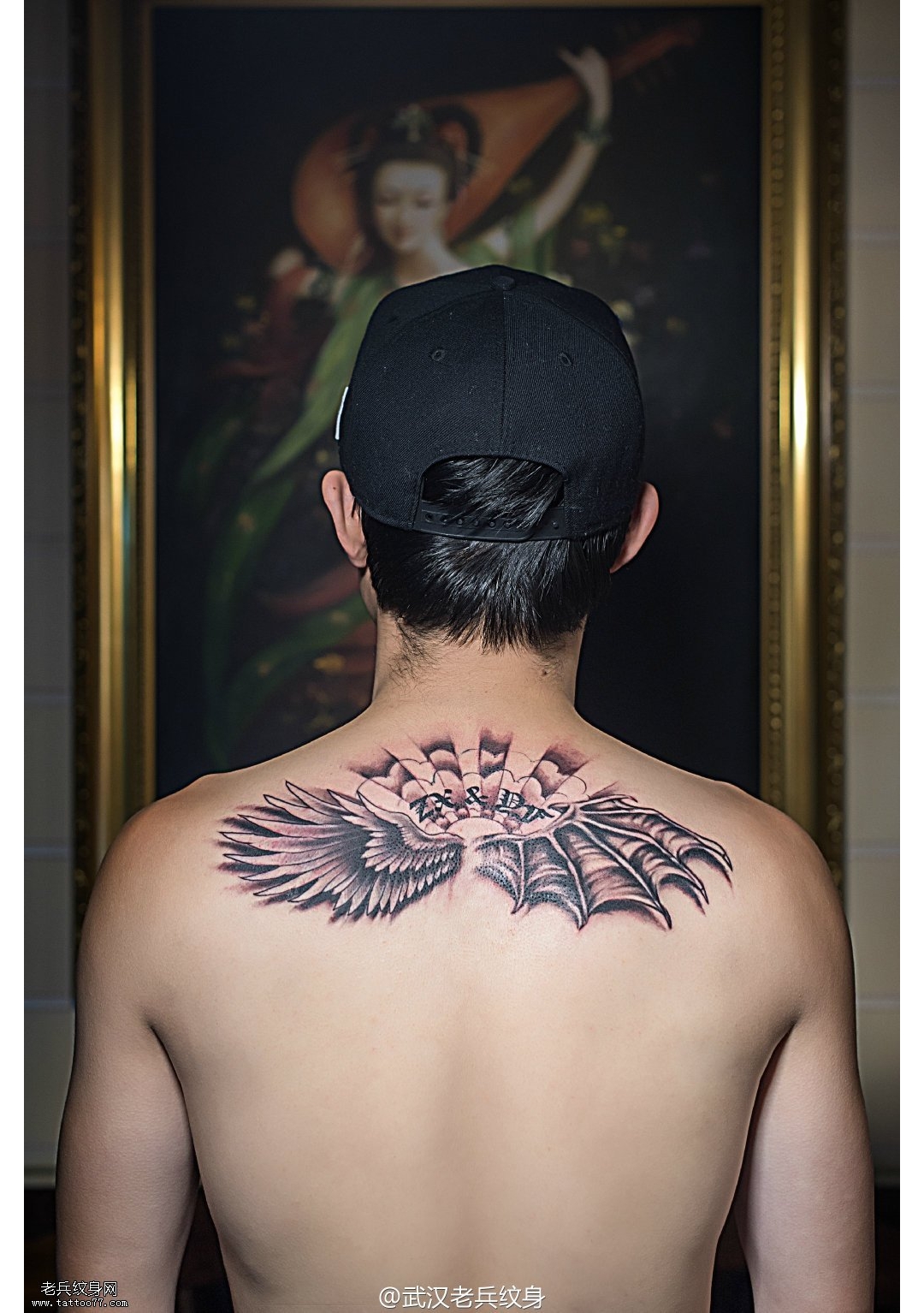 武汉老兵纹身店打造后后背翅膀纹身图案作品