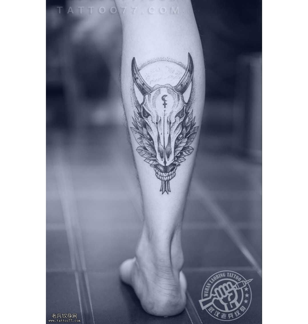 武汉最好的纹身师兵哥打造的小腿后侧羊骷髅纹身作品