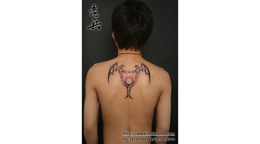 武汉纹身店:背部图腾天使纹身图案作品