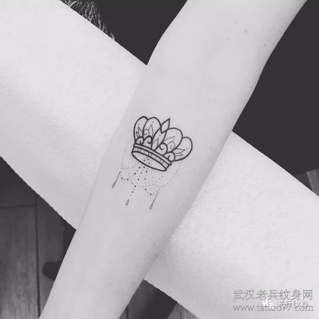 4厘米皇冠纹身 #北京文身##刺青师大龙##刺青#|手工艺|其他手工艺|DragonTattoo大龙 - 原创作品 - 站酷 (ZCOOL)