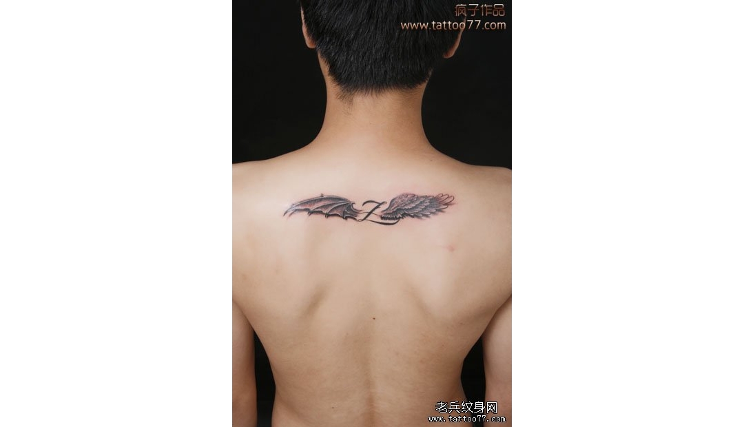武汉老兵纹身店：帅气的颈部翅膀纹身图案作品