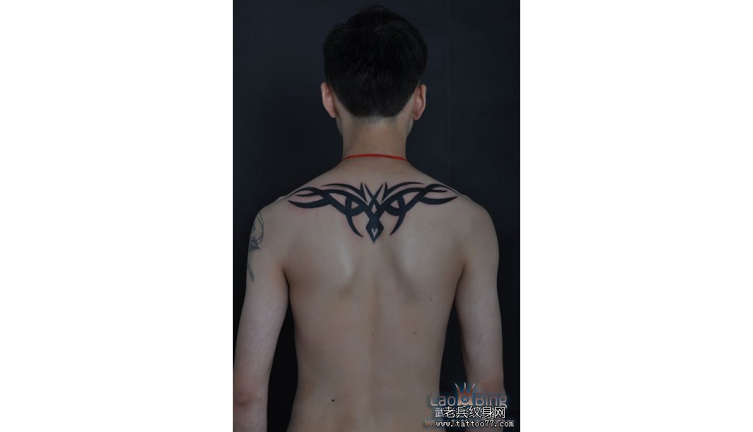 武汉专业纹身店：时尚的背部图腾纹身图案作品
