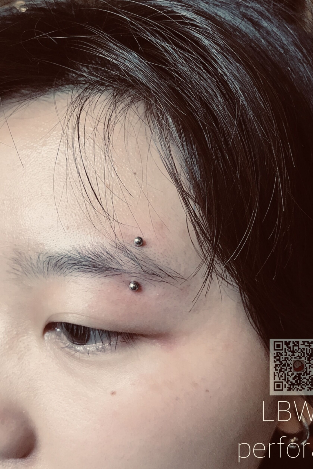 本店穿孔眉钉