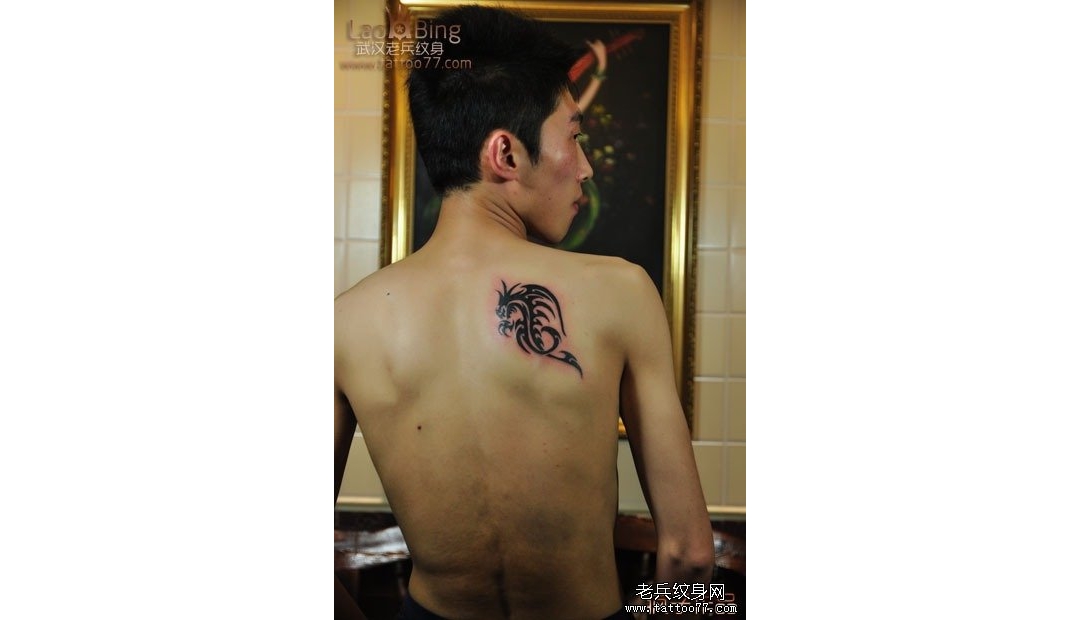 武汉老兵纹身疯子纹身师制作的后背图腾龙纹身图案作品