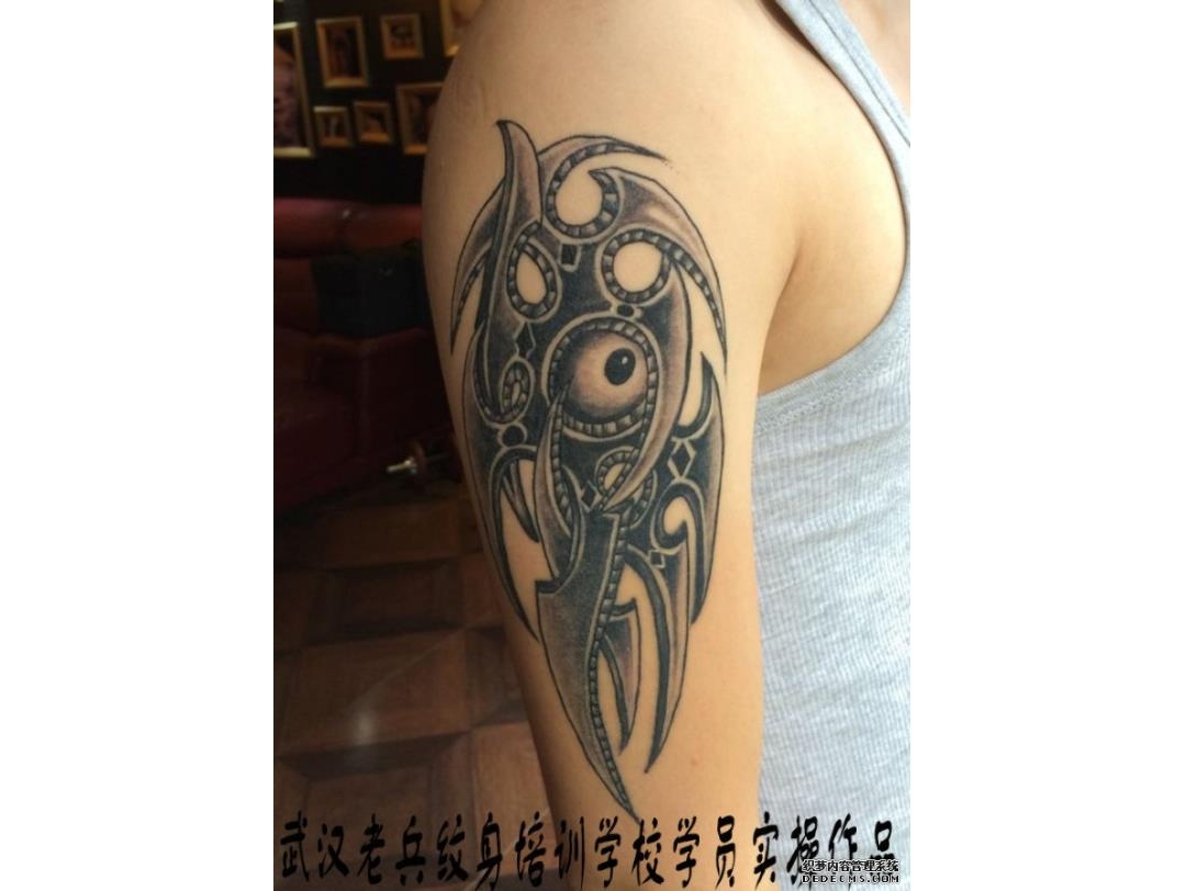 武汉纹身培训学校学员在校期间大臂机械纹身作品