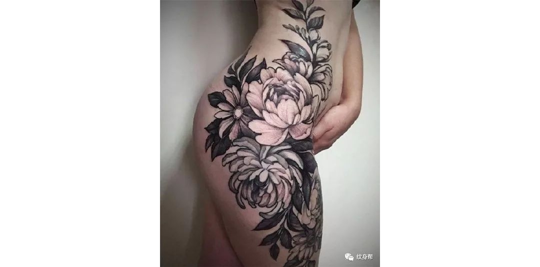 9组女性大腿侧部性感纹身作品图