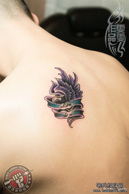 彩色爱心翅膀纹身作品遮盖旧蝎子纹身图案