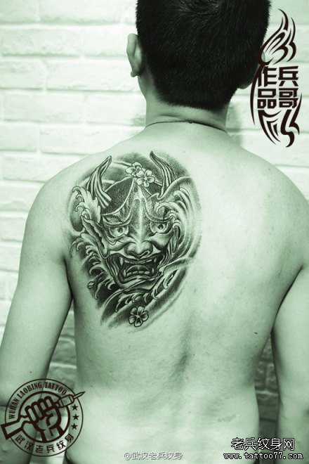 武汉顶尖纹身店兵哥打造的后背般若樱花纹身作品及寓意